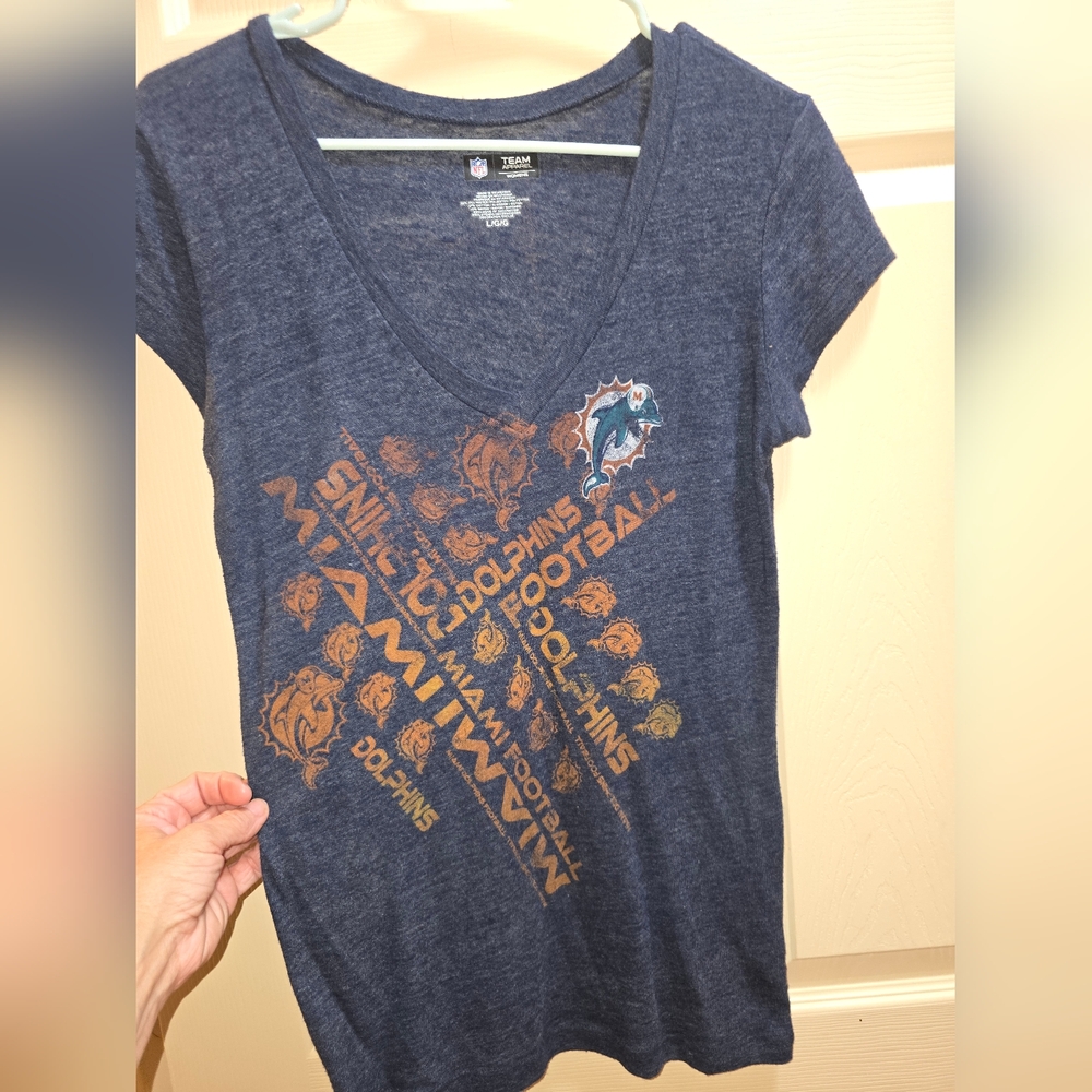 NFL Miami Dolphins Team Apparel Women's Navy V-neck T-Shirt - Size Large -
